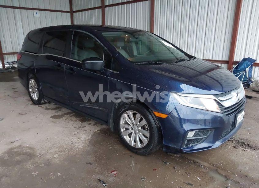 2019 Honda Odyssey LX (VIN 5FNRL6H29KB026723) main photo