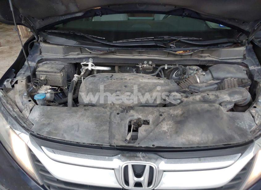 Photo 10 of 2019 Honda Odyssey LX (VIN 5FNRL6H29KB026723)