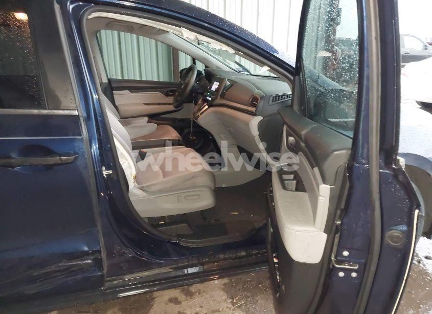 Photo 5 of 2019 Honda Odyssey LX (VIN 5FNRL6H29KB026723)