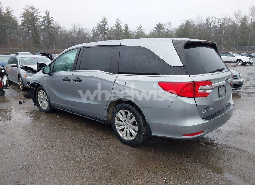 Photo 3 of 2020 Honda Odyssey LX (VIN 5FNRL6H29LB050313)