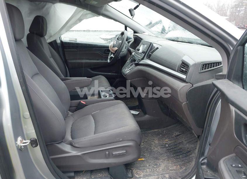 Photo 5 of 2020 Honda Odyssey LX (VIN 5FNRL6H29LB050313)