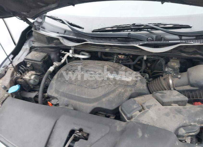 Photo 10 of 2018 Honda Odyssey LX (VIN 5FNRL6H2XJB041746)