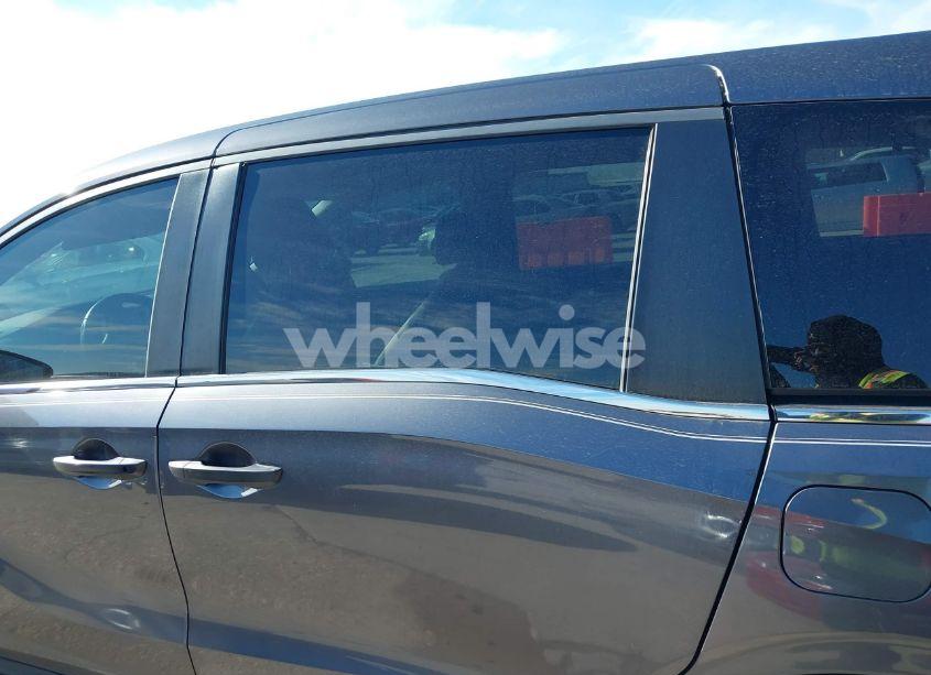 Photo 14 of 2018 Honda Odyssey LX (VIN 5FNRL6H2XJB041746)