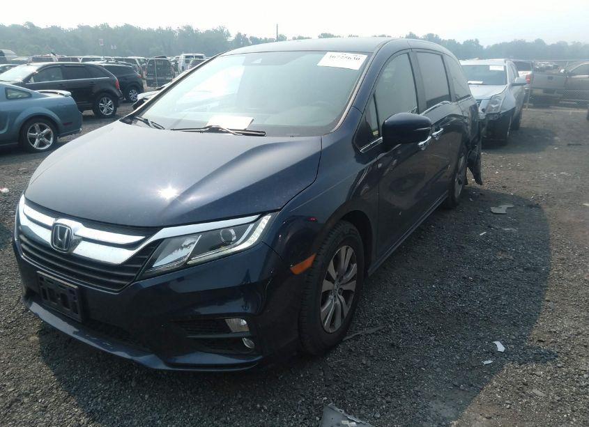 Photo 2 of 2018 Honda Odyssey EX (VIN 5FNRL6H50JB033228)