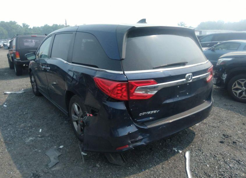 Photo 3 of 2018 Honda Odyssey EX (VIN 5FNRL6H50JB033228)