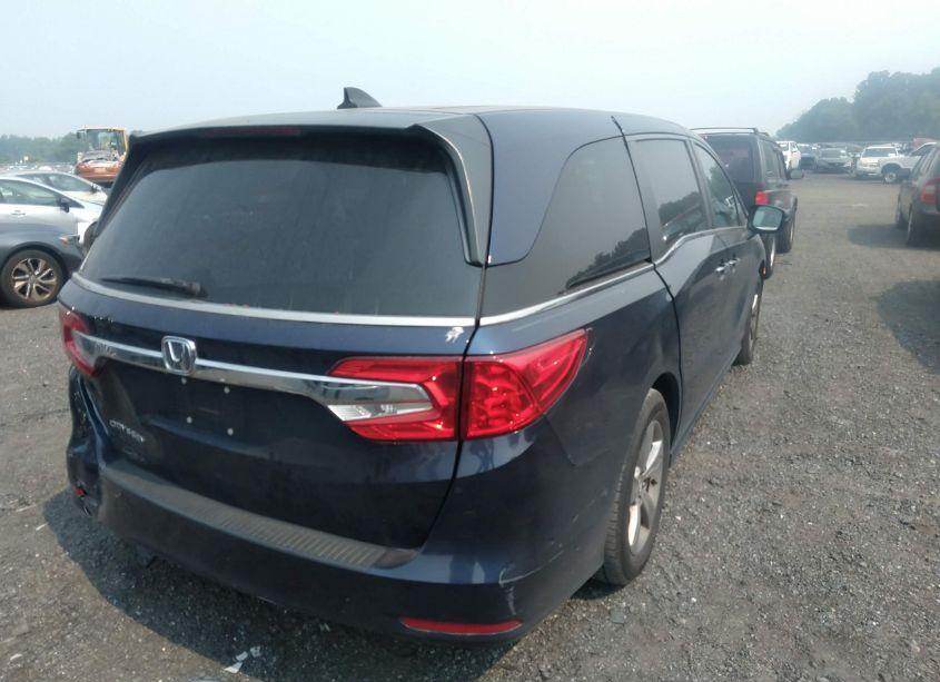 Photo 4 of 2018 Honda Odyssey EX (VIN 5FNRL6H50JB033228)
