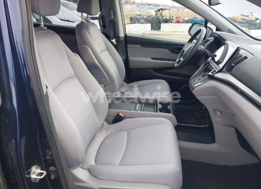 Photo 5 of 2018 Honda Odyssey EX (VIN 5FNRL6H50JB071459)