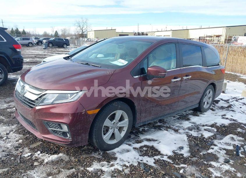 Photo 2 of 2018 Honda Odyssey EX (VIN 5FNRL6H50JB110289)