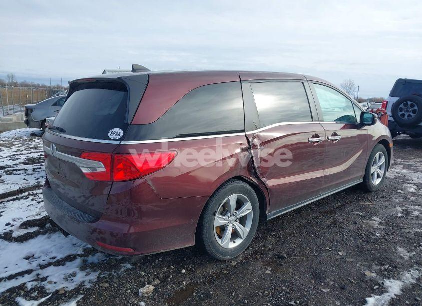 Photo 4 of 2018 Honda Odyssey EX (VIN 5FNRL6H50JB110289)