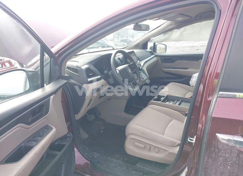 Photo 5 of 2018 Honda Odyssey EX (VIN 5FNRL6H50JB110289)