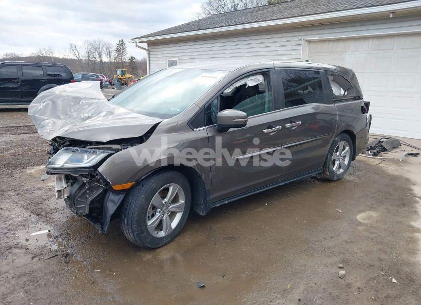 Photo 2 of 2019 Honda Odyssey EX (VIN 5FNRL6H50KB097304)