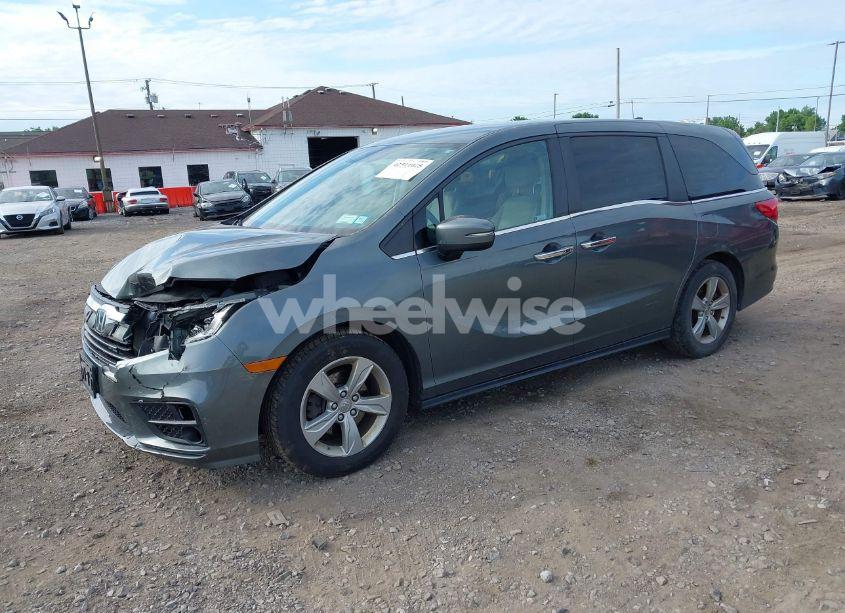 Photo 2 of 2020 Honda Odyssey EX (VIN 5FNRL6H50LB005092)