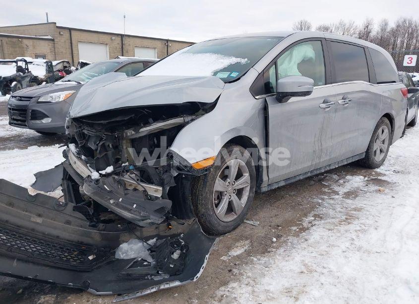Photo 2 of 2019 Honda Odyssey EX (VIN 5FNRL6H51KB047317)