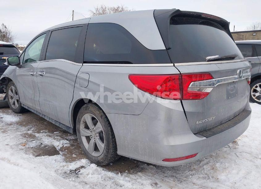 Photo 3 of 2019 Honda Odyssey EX (VIN 5FNRL6H51KB047317)