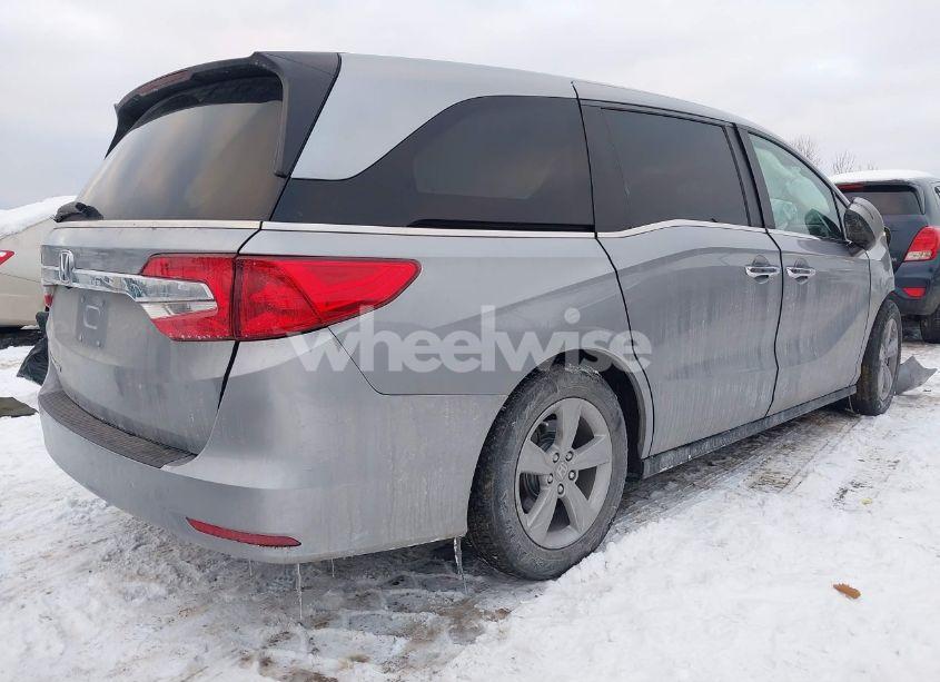 Photo 4 of 2019 Honda Odyssey EX (VIN 5FNRL6H51KB047317)
