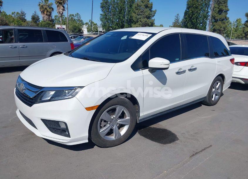 Photo 2 of 2020 Honda Odyssey EX (VIN 5FNRL6H51LB032107)