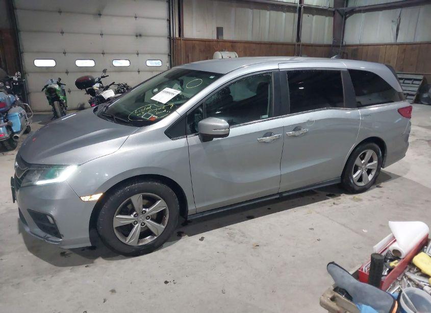 Photo 2 of 2020 Honda Odyssey EX (VIN 5FNRL6H51LB037100)