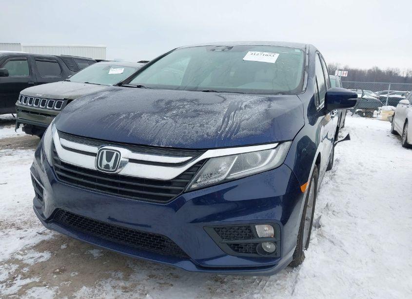 Photo 2 of 2020 Honda Odyssey EX (VIN 5FNRL6H51LB044967)