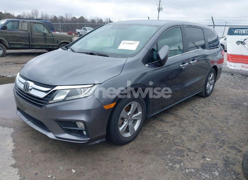 Photo 2 of 2019 Honda Odyssey EX (VIN 5FNRL6H52KB024208)