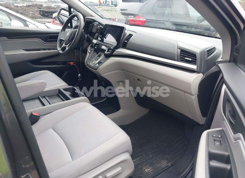 Photo 5 of 2019 Honda Odyssey EX (VIN 5FNRL6H52KB024208)