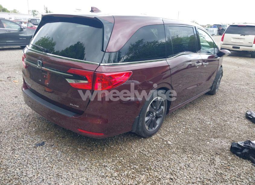 Photo 4 of 2021 Honda Odyssey EX (VIN 5FNRL6H52MB003703)