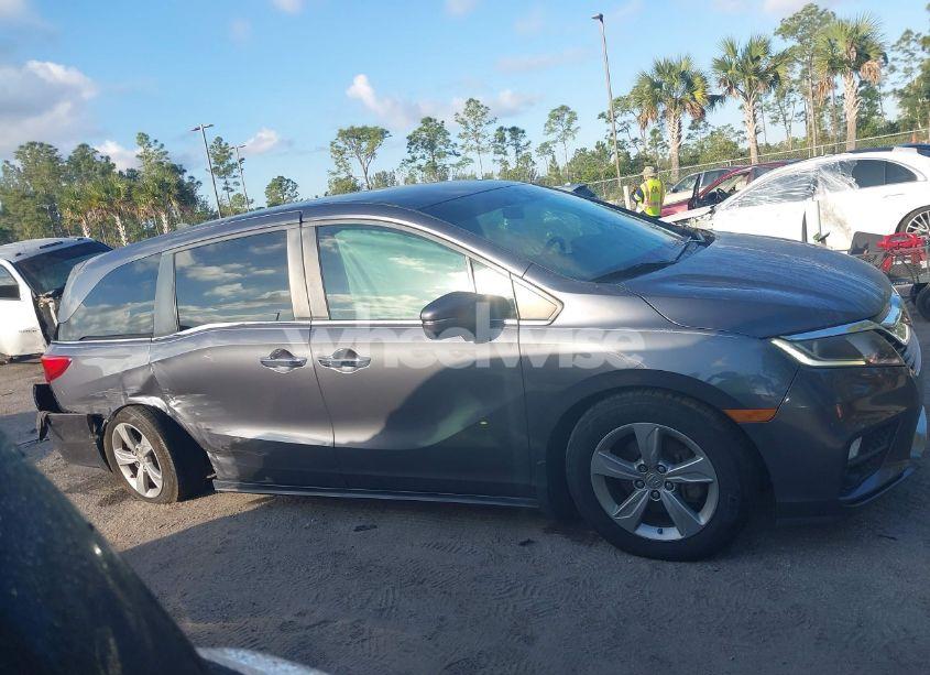 Photo 13 of 2018 Honda Odyssey EX (VIN 5FNRL6H53JB073948)