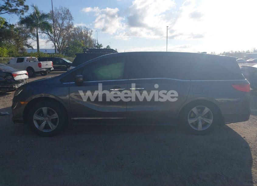 Photo 14 of 2018 Honda Odyssey EX (VIN 5FNRL6H53JB073948)