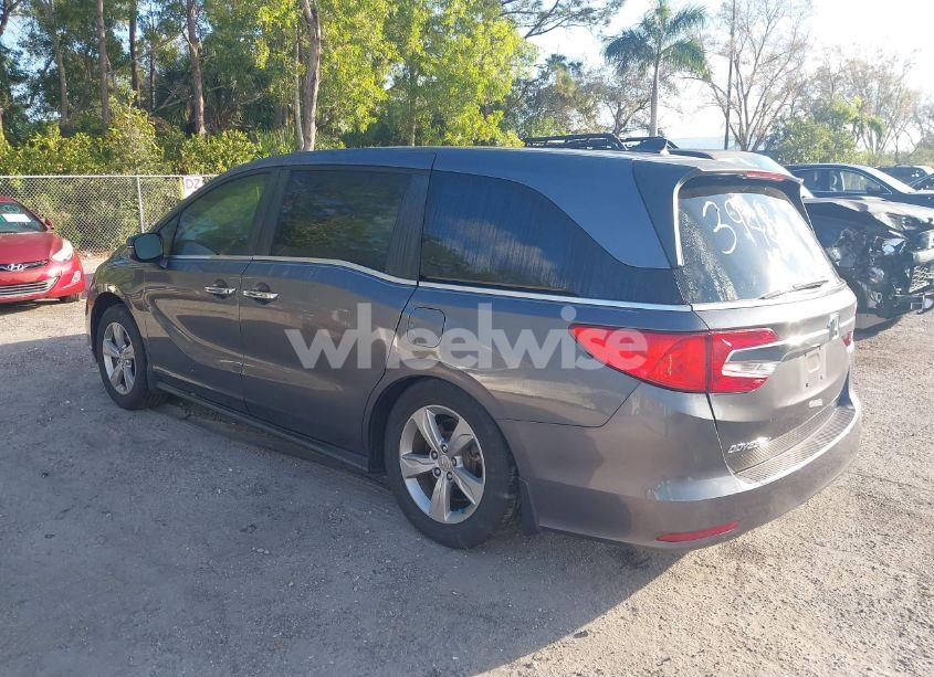 Photo 3 of 2018 Honda Odyssey EX (VIN 5FNRL6H53JB073948)