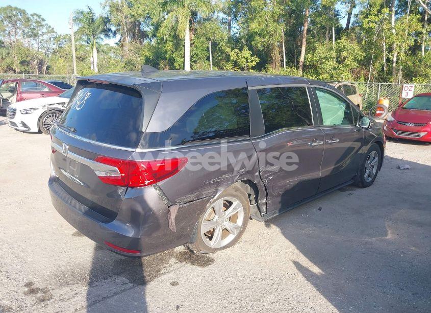 Photo 4 of 2018 Honda Odyssey EX (VIN 5FNRL6H53JB073948)