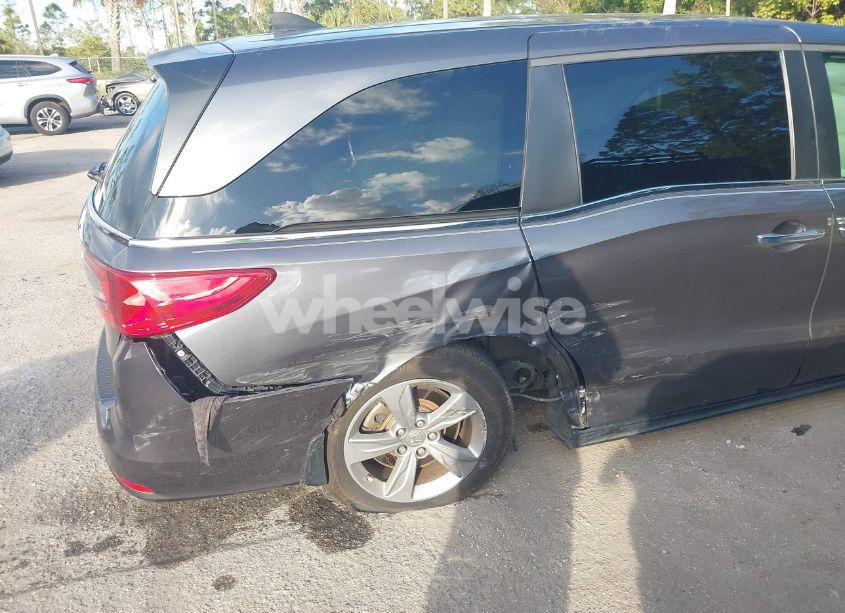 Photo 6 of 2018 Honda Odyssey EX (VIN 5FNRL6H53JB073948)