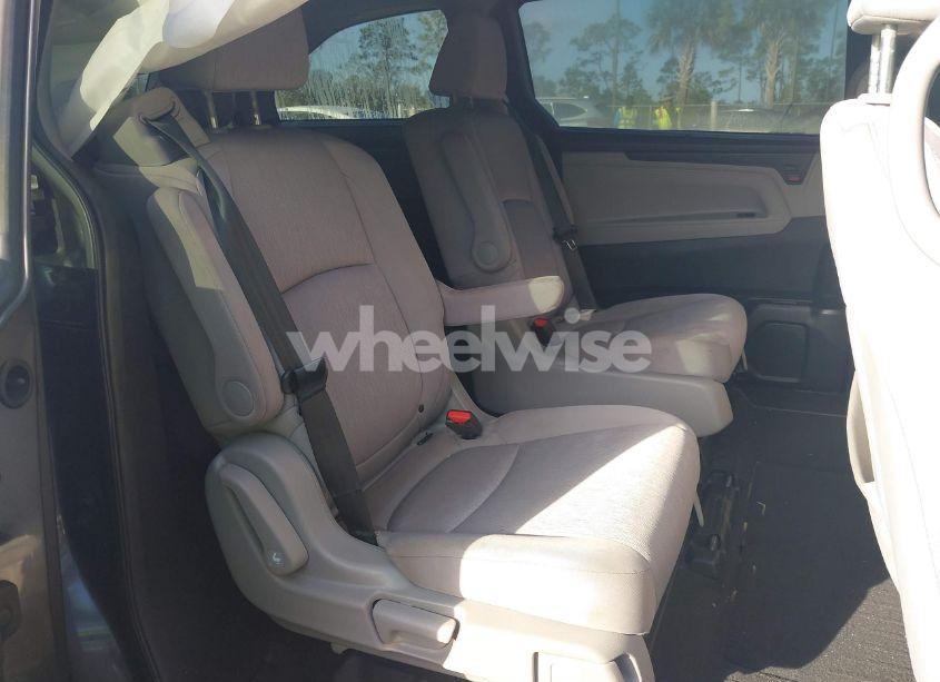 Photo 8 of 2018 Honda Odyssey EX (VIN 5FNRL6H53JB073948)