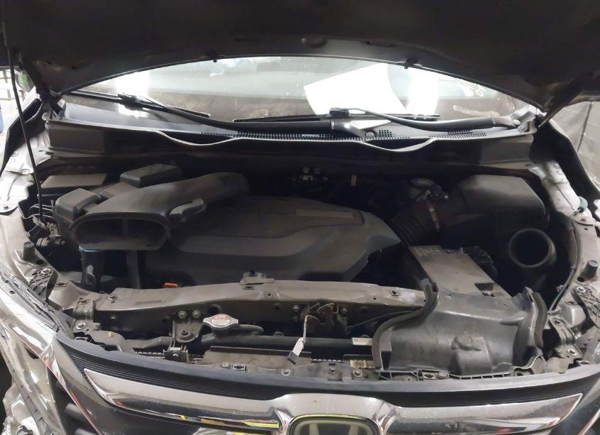 Photo 10 of 2018 Honda Odyssey EX (VIN 5FNRL6H53JB077773)