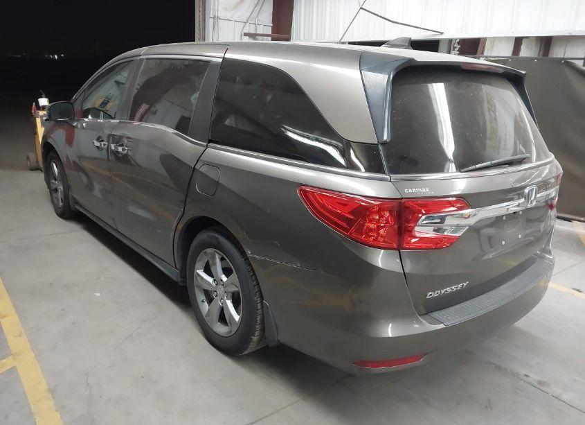 Photo 3 of 2018 Honda Odyssey EX (VIN 5FNRL6H53JB077773)
