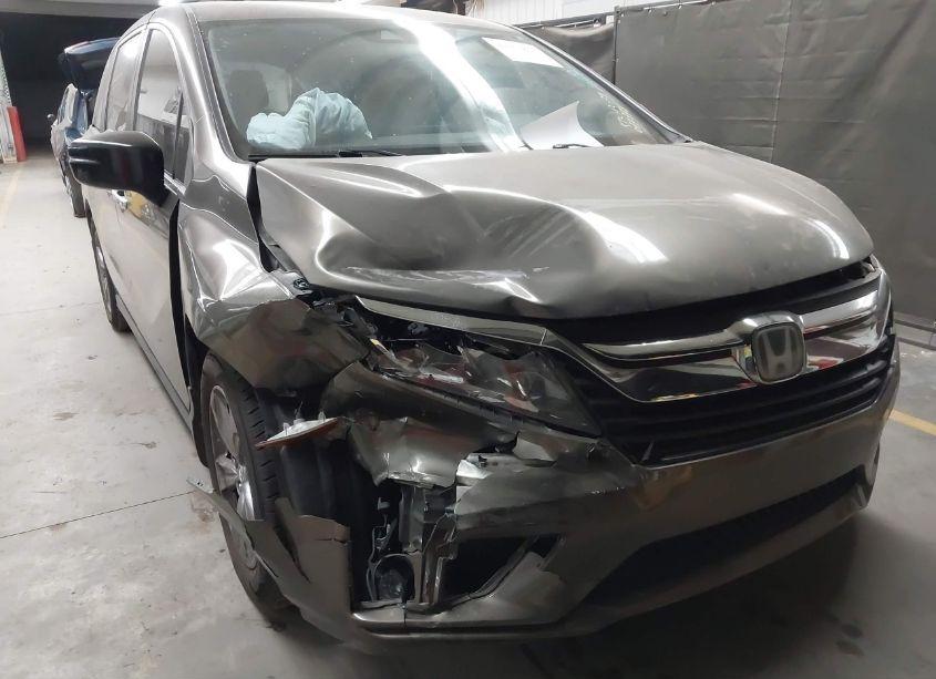 Photo 6 of 2018 Honda Odyssey EX (VIN 5FNRL6H53JB077773)