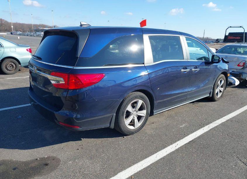 Photo 4 of 2018 Honda Odyssey EX (VIN 5FNRL6H53JB095898)