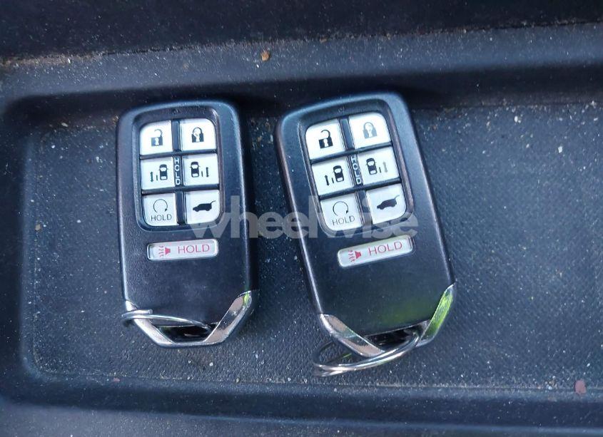 Photo 11 of 2018 Honda Odyssey EX (VIN 5FNRL6H53JB110674)