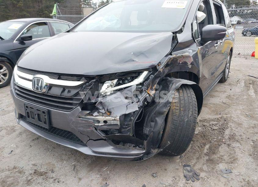 Photo 6 of 2018 Honda Odyssey EX (VIN 5FNRL6H53JB110674)