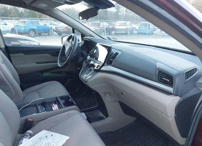 Photo 5 of 2019 Honda Odyssey EX (VIN 5FNRL6H53KB106061)