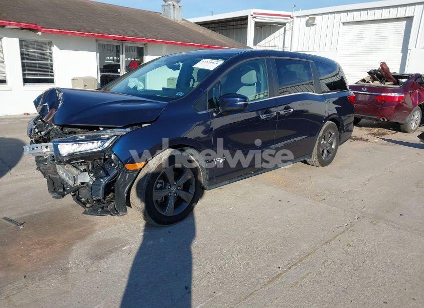 Photo 2 of 2021 Honda Odyssey EX (VIN 5FNRL6H53MB015584)