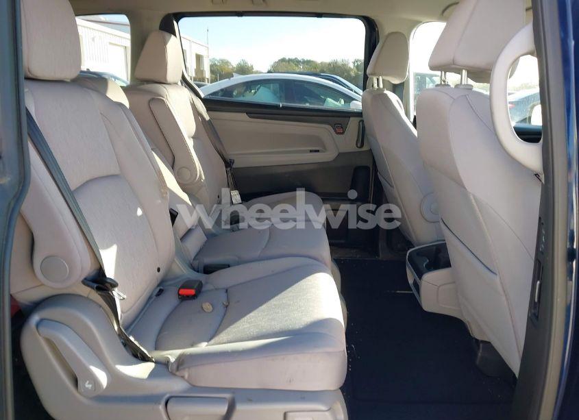 Photo 8 of 2021 Honda Odyssey EX (VIN 5FNRL6H53MB015584)
