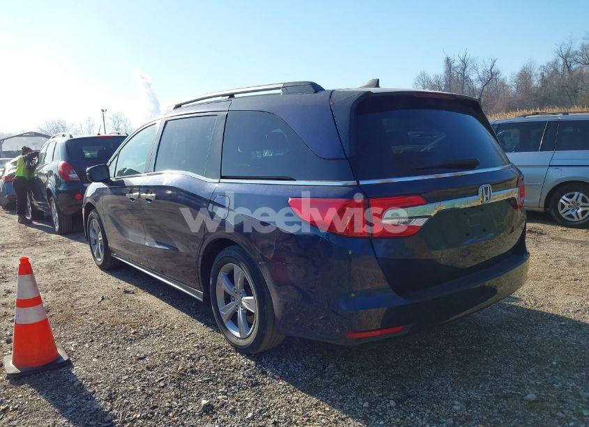 Photo 3 of 2018 Honda Odyssey EX (VIN 5FNRL6H54JB046225)