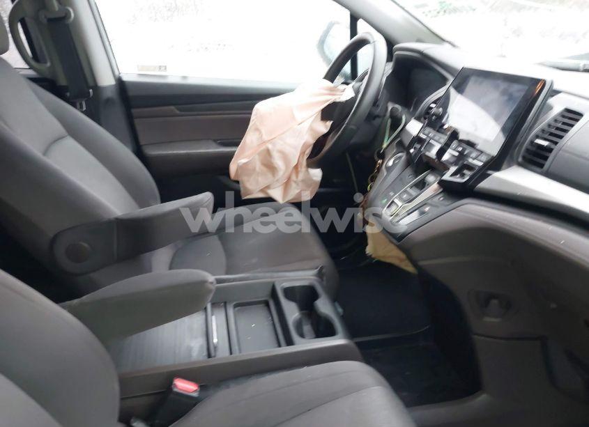 Photo 5 of 2018 Honda Odyssey EX (VIN 5FNRL6H54JB079984)