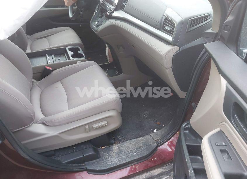 Photo 4 of 2019 Honda Odyssey EX (VIN 5FNRL6H54KB026395)