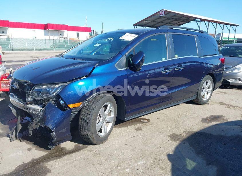 Photo 2 of 2020 Honda Odyssey EX (VIN 5FNRL6H54LB071273)