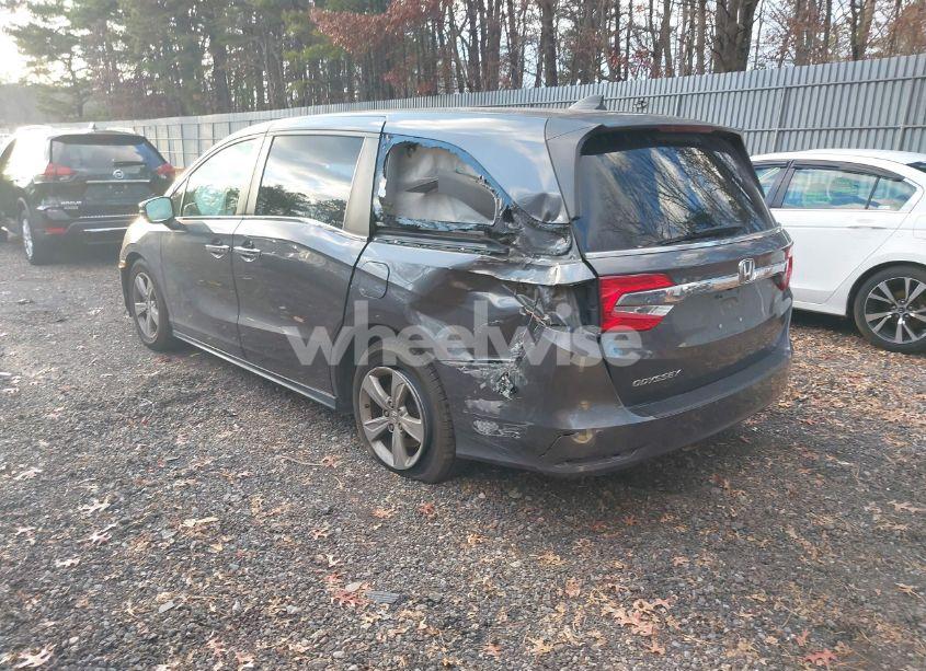 Photo 3 of 2019 Honda Odyssey EX (VIN 5FNRL6H55KB013560)