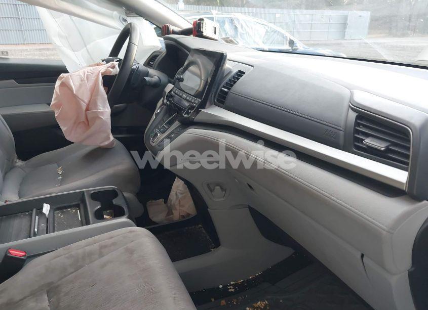 Photo 5 of 2019 Honda Odyssey EX (VIN 5FNRL6H55KB013560)