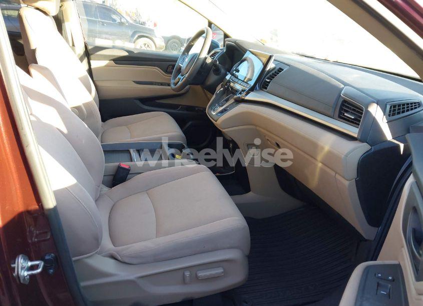 Photo 5 of 2019 Honda Odyssey EX (VIN 5FNRL6H55KB026390)