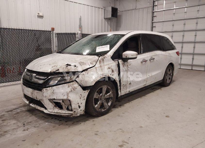 Photo 2 of 2020 Honda Odyssey EX (VIN 5FNRL6H55LB026049)