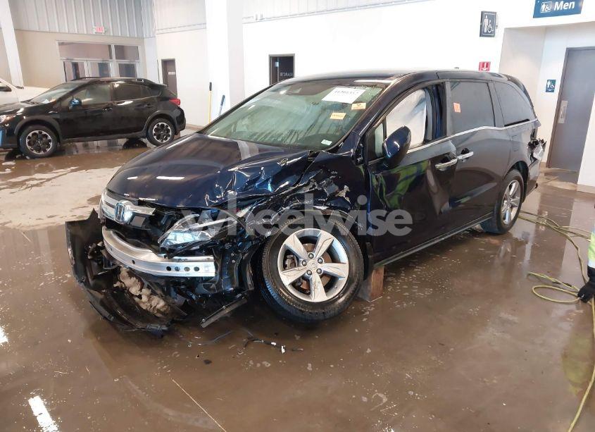 Photo 2 of 2020 Honda Odyssey EX (VIN 5FNRL6H55LB027881)