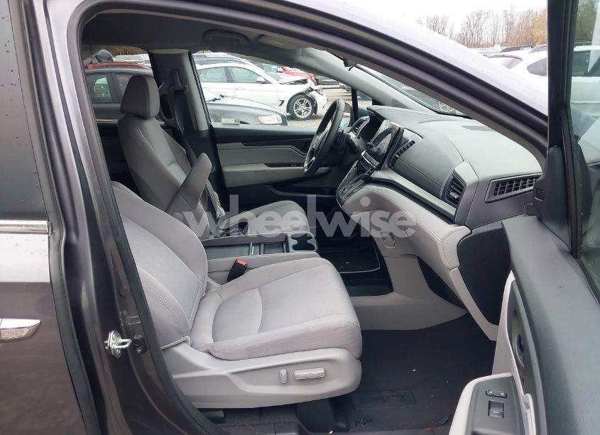 Photo 5 of 2020 Honda Odyssey EX (VIN 5FNRL6H55LB042896)